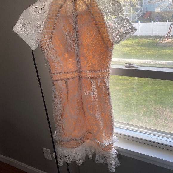 PRETTY LITTLE THING white lace bodycon dress - Picture 2 of 4